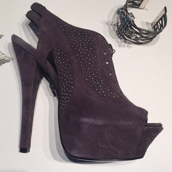 Rock & Republic Shoes - Rock&Republic GraySuede NWT Platform Heels Size9.5